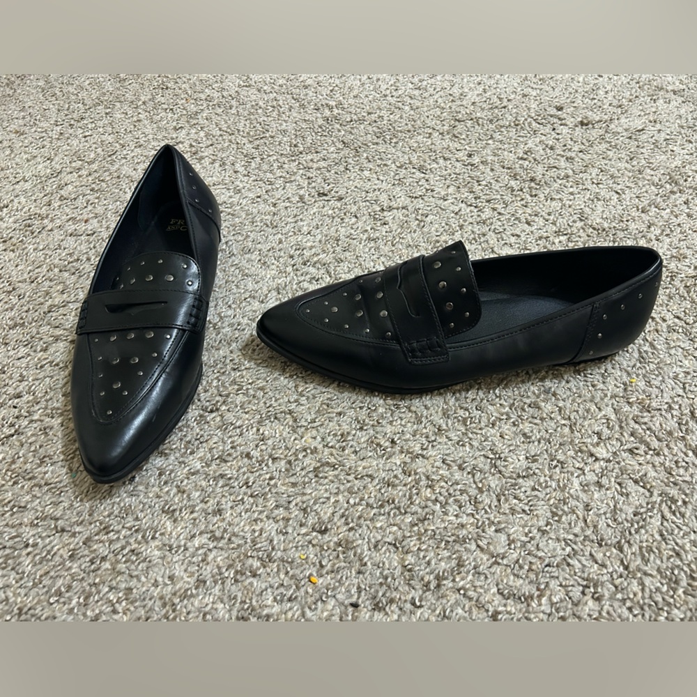 Frye & Co. Women’s Elara Closed Toe Loafers Size 9M Black Gunmetal Studs Pointed